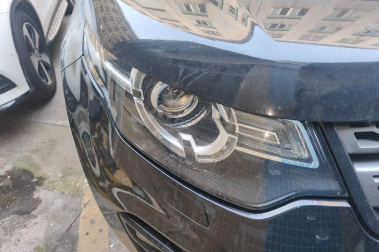 Used Land Rover Discovery Sport 2017 2.0T SE Right Front Headlight