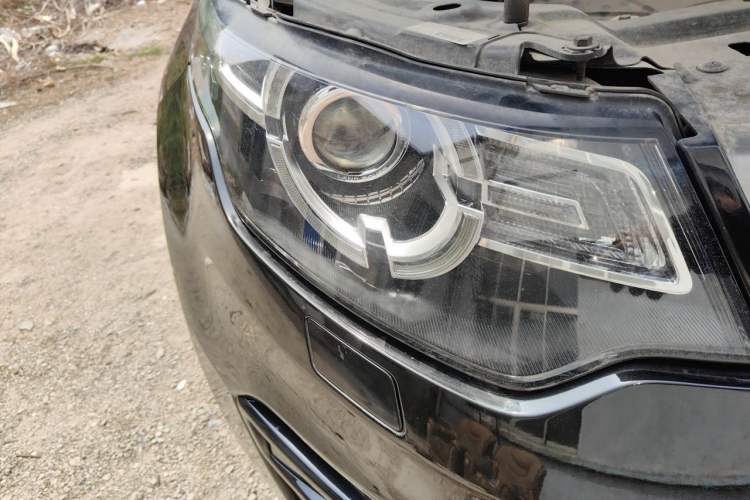 Used Land Rover Discovery Sport 2017 2.0T SE Right Front Headlight