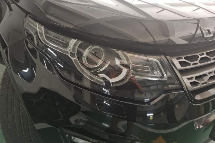 Used Land Rover Discovery Sport 2017 2.0T SE Right Front Headlight