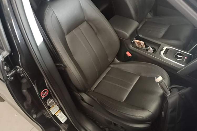 Used Land Rover Discovery Sport 2017 2.0T SE Right Front Seat