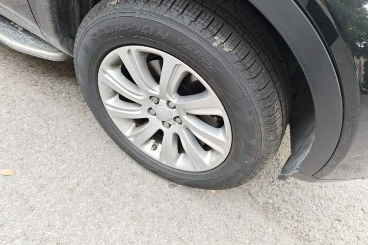 Used Land Rover Discovery Sport 2017 2.0T SE Right Front Wheel Hub
