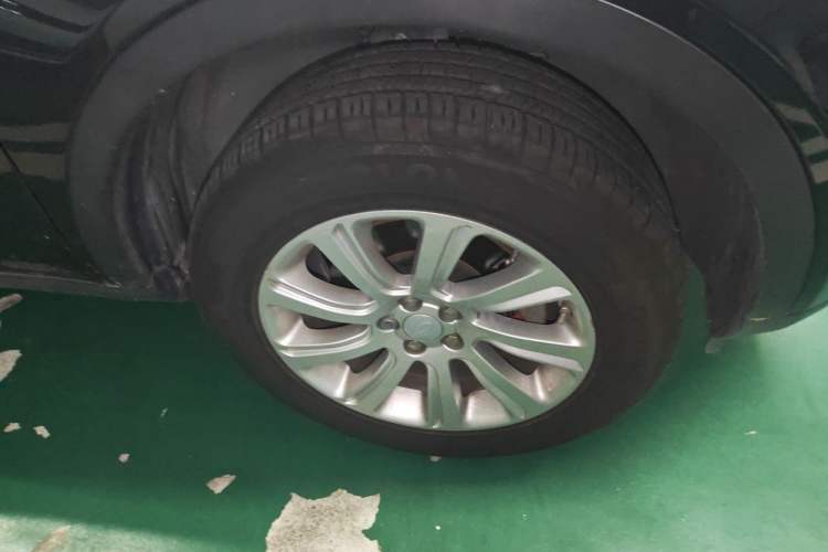 Used Land Rover Discovery Sport 2017 2.0T PURE Right Front Wheel Hub