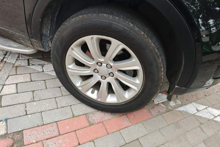 Used Land Rover Discovery Sport 2017 2.0T SE Right Front Wheel Hub