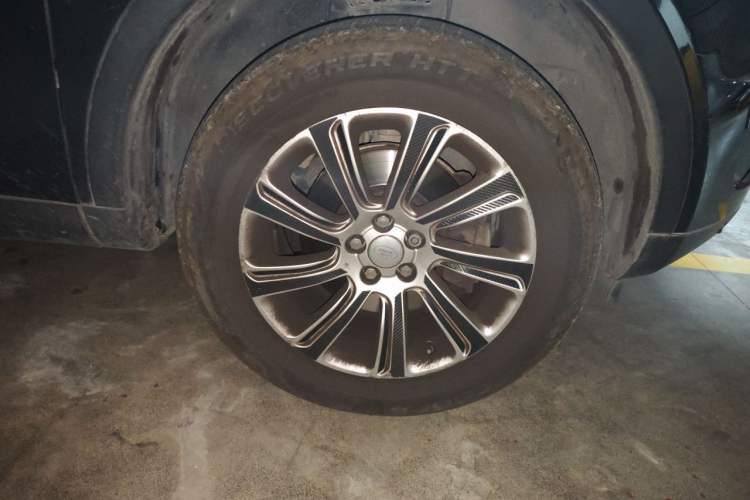 Used Land Rover Discovery Sport 2017 2.0T SE Right Front Wheel Hub