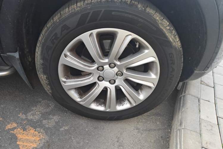 Used Land Rover Discovery Sport 2017 2.0T SE Right Front Wheel Hub