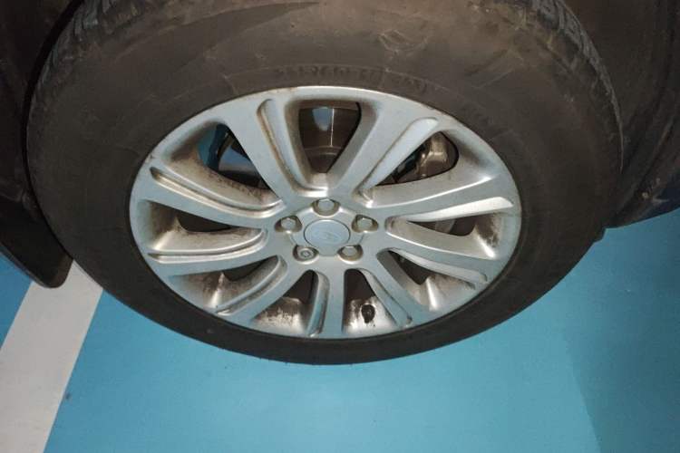 Used Land Rover Discovery Sport 2017 2.0T SE Right Front Wheel Hub