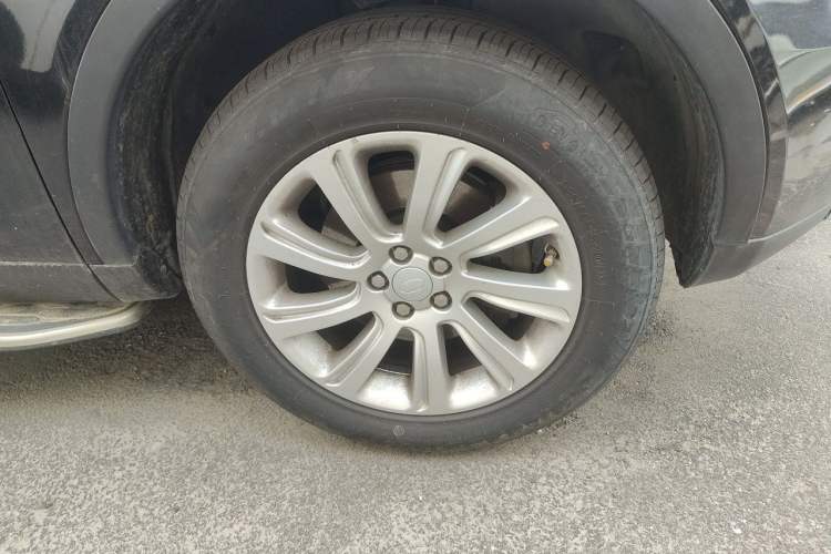 Used Land Rover Discovery Sport 2017 2.0T SE Right Front Wheel Hub