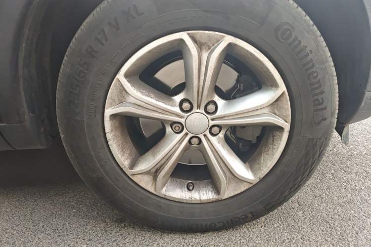 Used Land Rover Discovery Sport 2017 2.0T PURE Right Front Wheel Hub