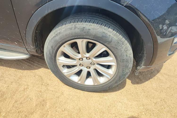 Used Land Rover Discovery Sport 2017 2.0T SE Right Front Wheel Hub