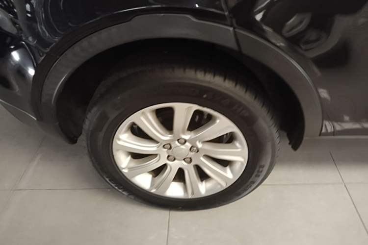 Used Land Rover Discovery Sport 2017 2.0T SE Right Rear Wheel Hub