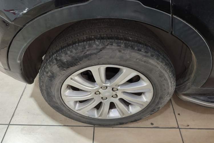 Used Land Rover Discovery Sport 2017 2.0T PURE Right Rear Wheel Hub