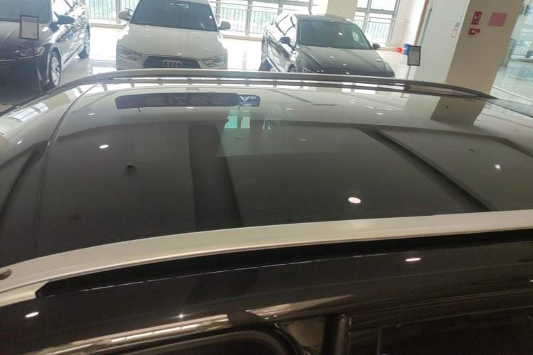 Used Land Rover Discovery Sport 2017 2.0T SE Roof