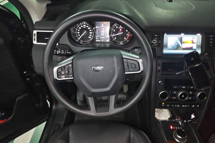 Used Land Rover Discovery Sport 2017 2.0T PURE Steering Wheel