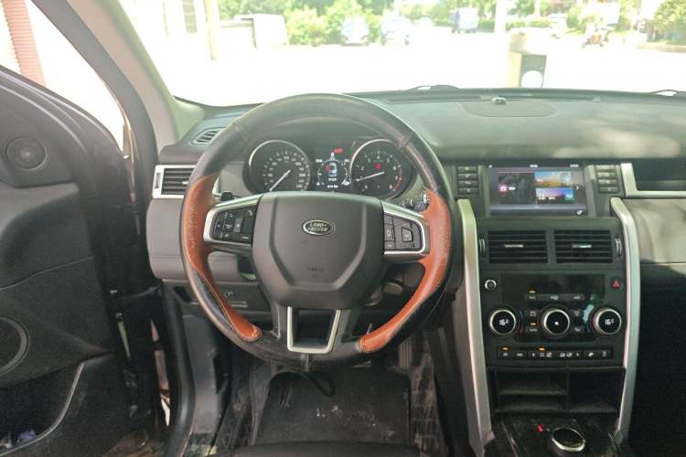 Used Land Rover Discovery Sport 2017 2.0T SE Steering Wheel
