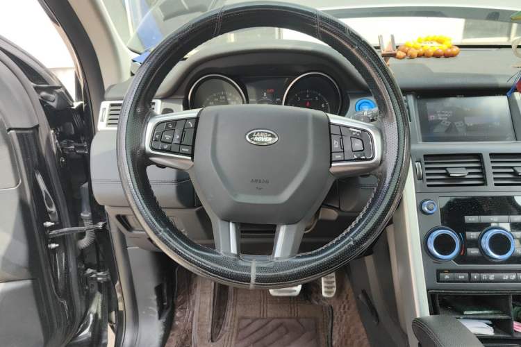 Used Land Rover Discovery Sport 2017 2.0T SE Steering Wheel