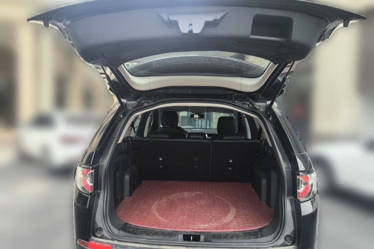 Used Land Rover Discovery Sport 2017 2.0T PURE Trunk