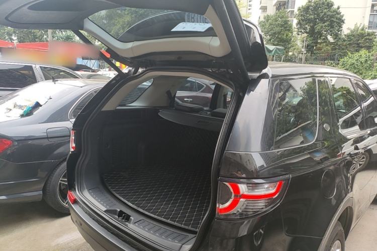 Used Land Rover Discovery Sport 2017 2.0T SE Trunk