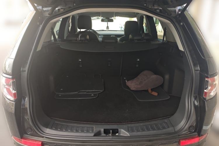 Used Land Rover Discovery Sport 2017 2.0T PURE Trunk