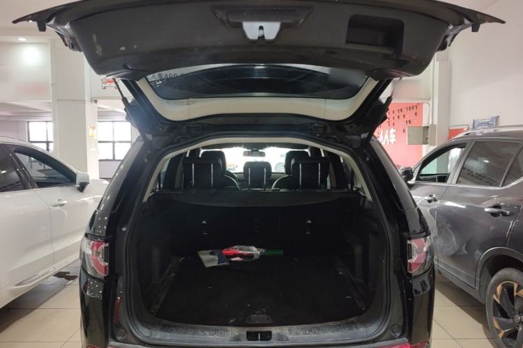 Used Land Rover Discovery Sport 2017 2.0T PURE Trunk