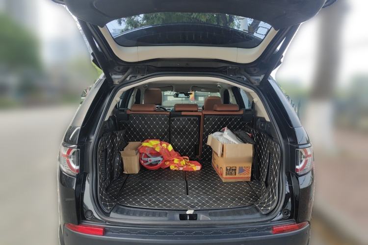 Used Land Rover Discovery Sport 2017 2.0T HSE LUXURY Trunk