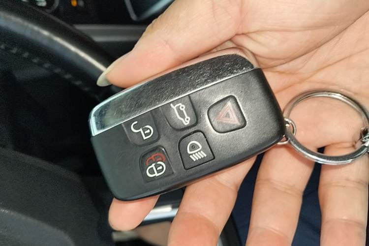 Used Land Rover Discovery Sport 2017 2.0T HSE LUXURY Vehicle Key