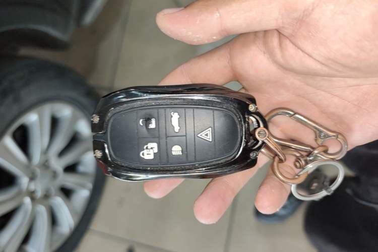 Used Land Rover Discovery Sport 2017 2.0T PURE Vehicle Key