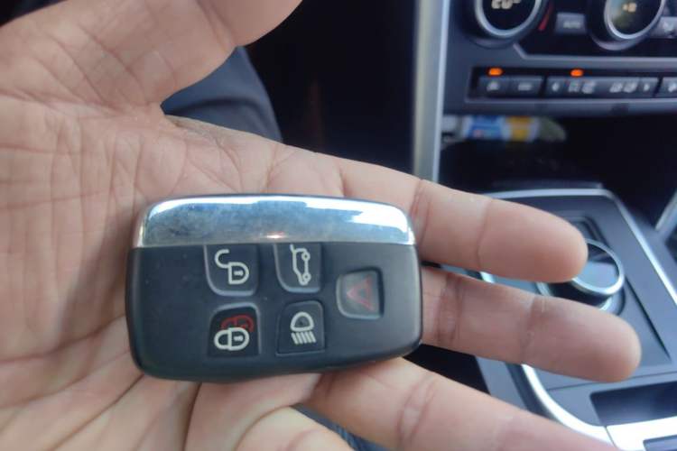 Used Land Rover Discovery Sport 2017 2.0T SE Vehicle Key