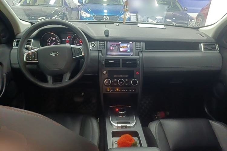 Used Land Rover Discovery Sport 2017 2.0T PURE Center Console