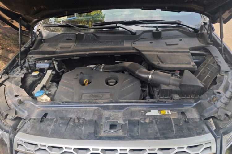 Used Land Rover Discovery Sport 2017 2.0T HSE Engine Bay