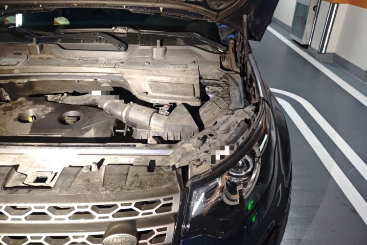 Used Land Rover Discovery Sport 2017 2.0T SE Engine Bay Left