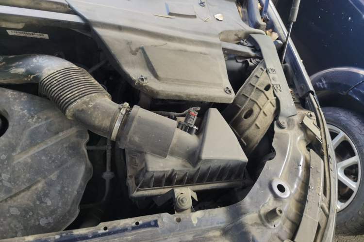Used Land Rover Discovery Sport 2017 2.0T SE Engine Bay Left