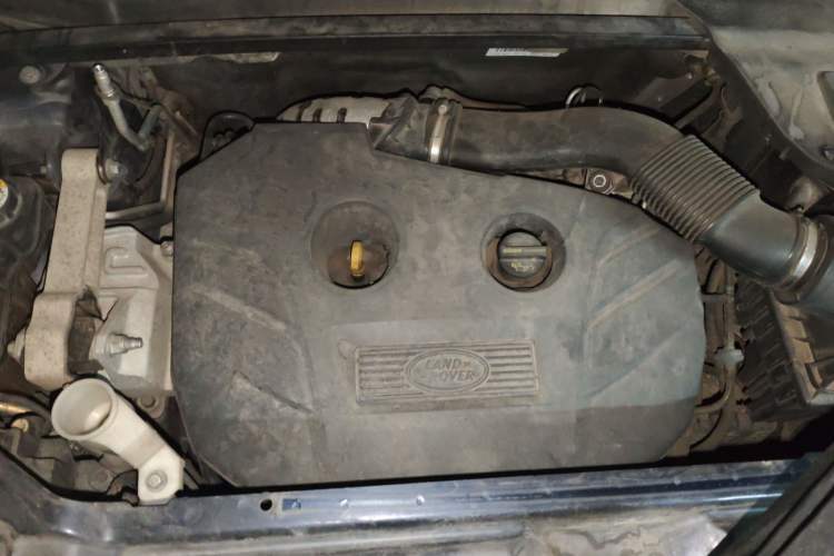 Used Land Rover Discovery Sport 2017 2.0T SE Engine Bay