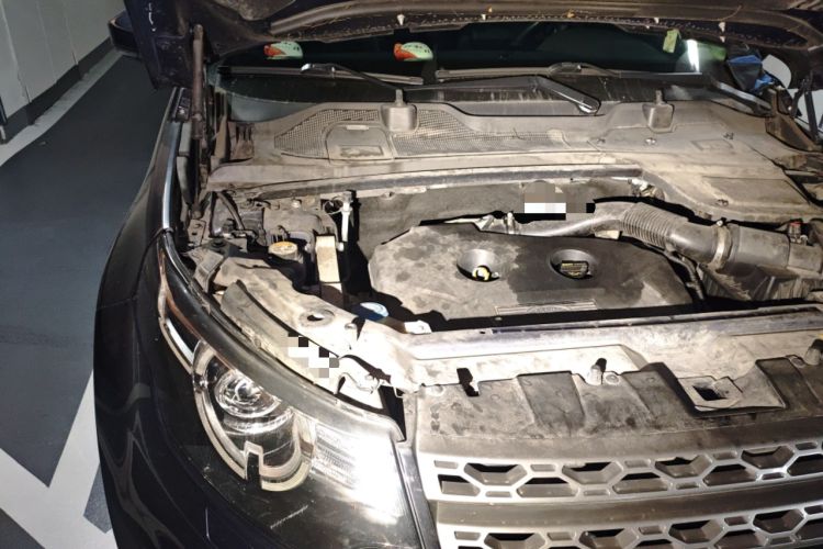 Used Land Rover Discovery Sport 2017 2.0T SE Engine Bay Right
