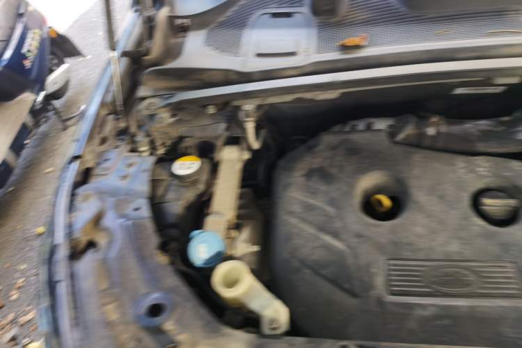 Used Land Rover Discovery Sport 2017 2.0T SE Engine Bay Right