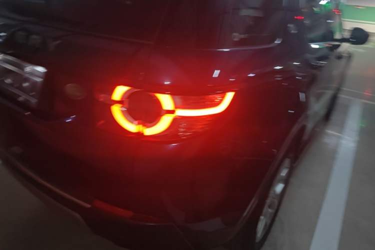 Used Land Rover Discovery Sport 2017 2.0T HSE Exterior 3