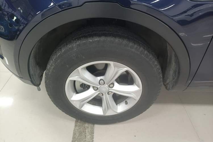 Used Land Rover Discovery Sport 2017 2.0T PURE Exterior 4