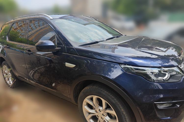 Used Land Rover Discovery Sport 2017 2.0T HSE Front Right 45 Deg