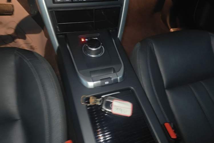 Used Land Rover Discovery Sport 2017 2.0T HSE Gear Lever