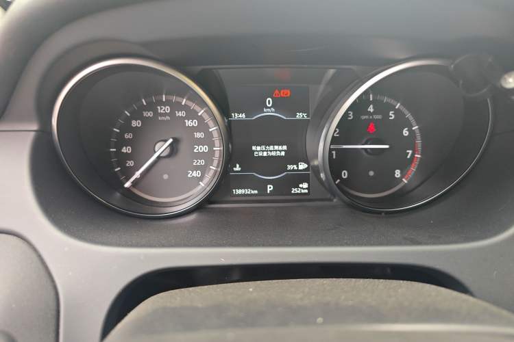Used Land Rover Discovery Sport 2017 2.0T HSE Instrument Cluster