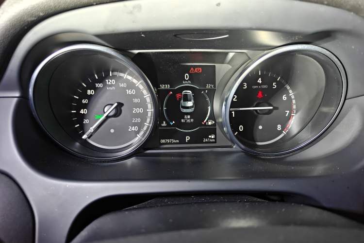 Used Land Rover Discovery Sport 2017 2.0T HSE Instrument Cluster