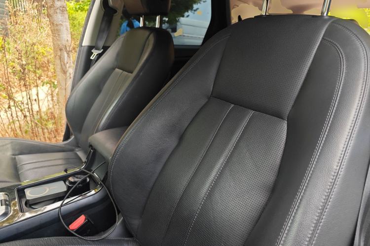 Used Land Rover Discovery Sport 2017 2.0T HSE Left Front Seat