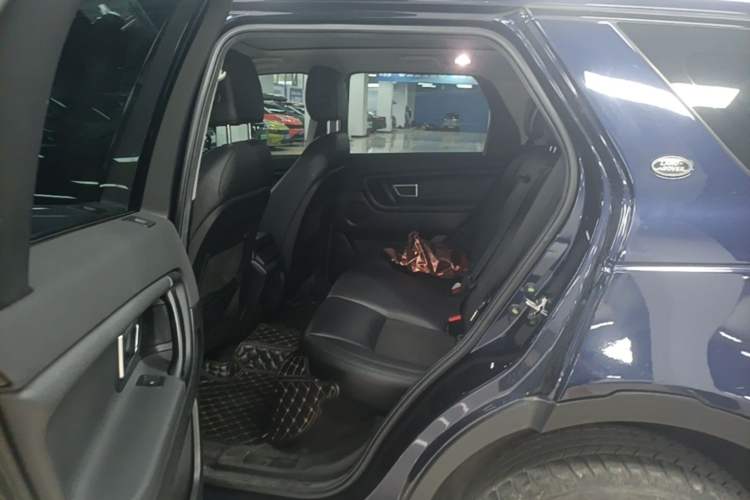 Used Land Rover Discovery Sport 2017 2.0T PURE Left Rear Seat