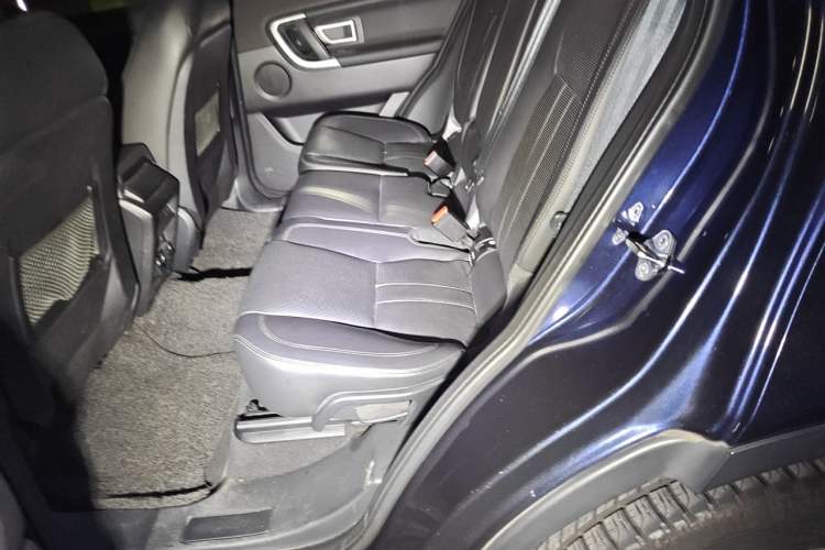 Used Land Rover Discovery Sport 2017 2.0T HSE Left Rear Seat