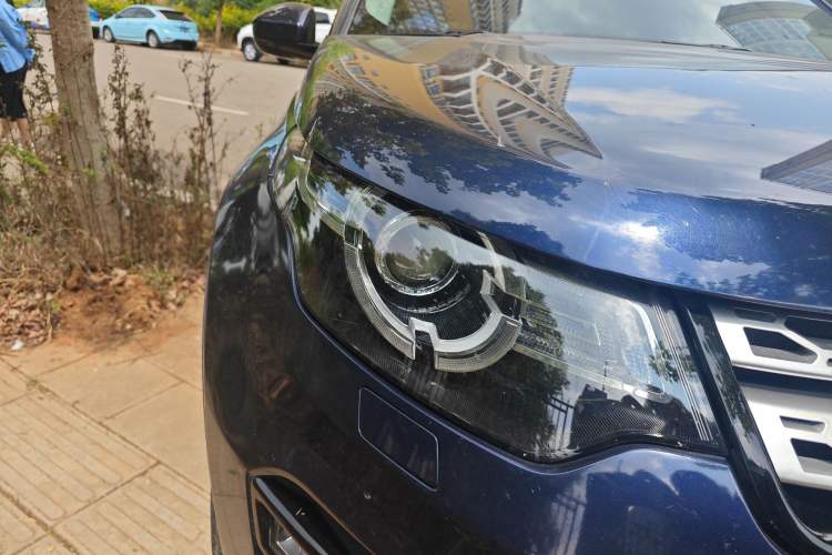Used Land Rover Discovery Sport 2017 2.0T HSE Right Front Headlight