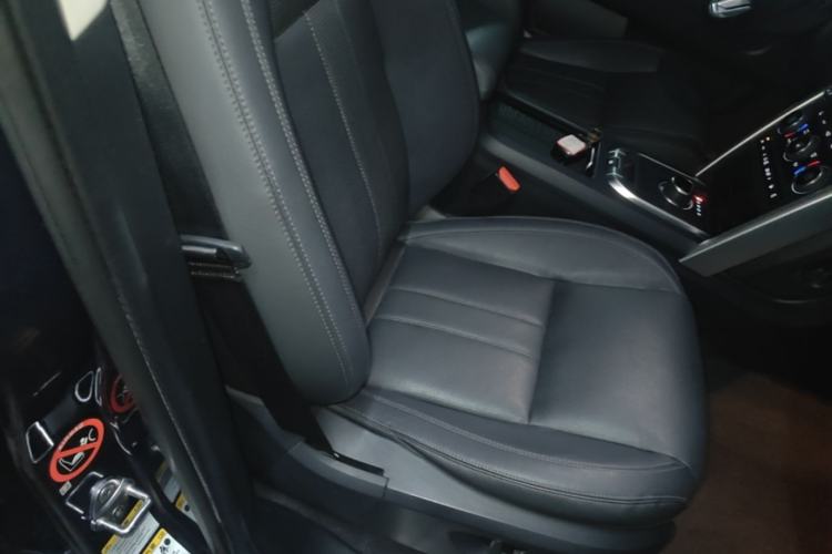 Used Land Rover Discovery Sport 2017 2.0T HSE Right Front Seat