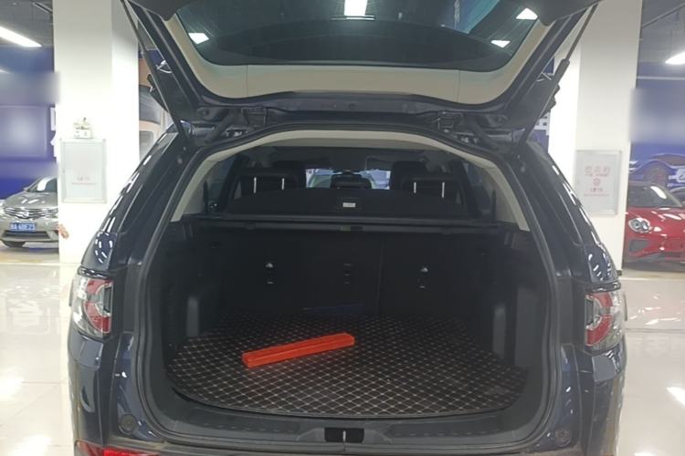 Used Land Rover Discovery Sport 2017 2.0T PURE Trunk