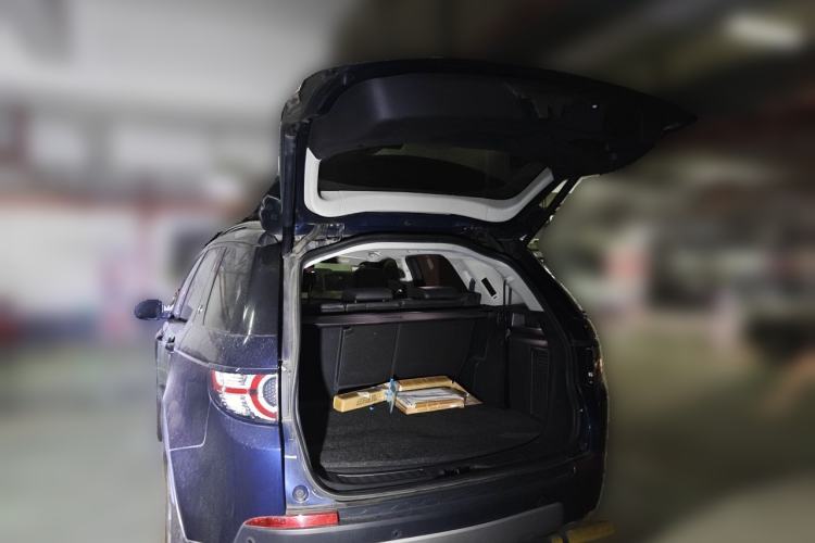 Used Land Rover Discovery Sport 2017 2.0T HSE Trunk
