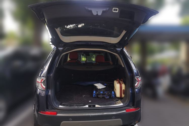 Used Land Rover Discovery Sport 2017 2.0T SE Trunk