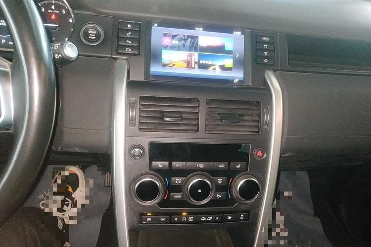 Used Land Rover Discovery Sport 2017 2.0T HSE Audio And AC Panel