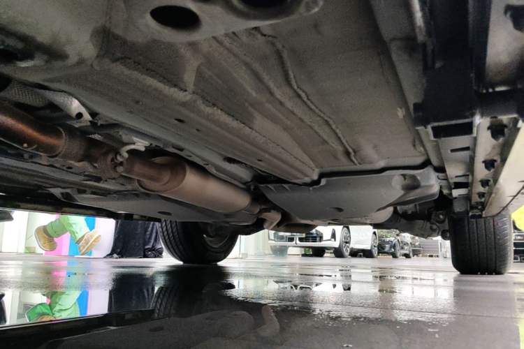 Used Land Rover Discovery Sport 2017 2.0T PURE Chassis Front Left